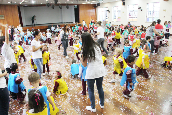 Read more about the article Carnaval 2011- Educação Infantil