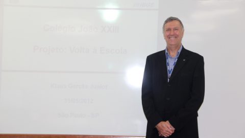 Palestra volta a escola