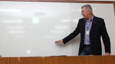 Palestra volta a escola