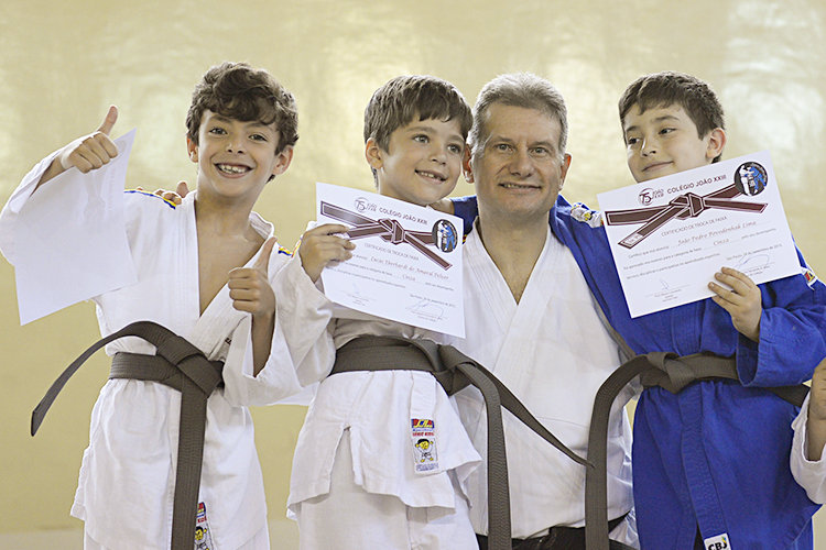 Read more about the article Encerramento do curso extracurricular de Judô